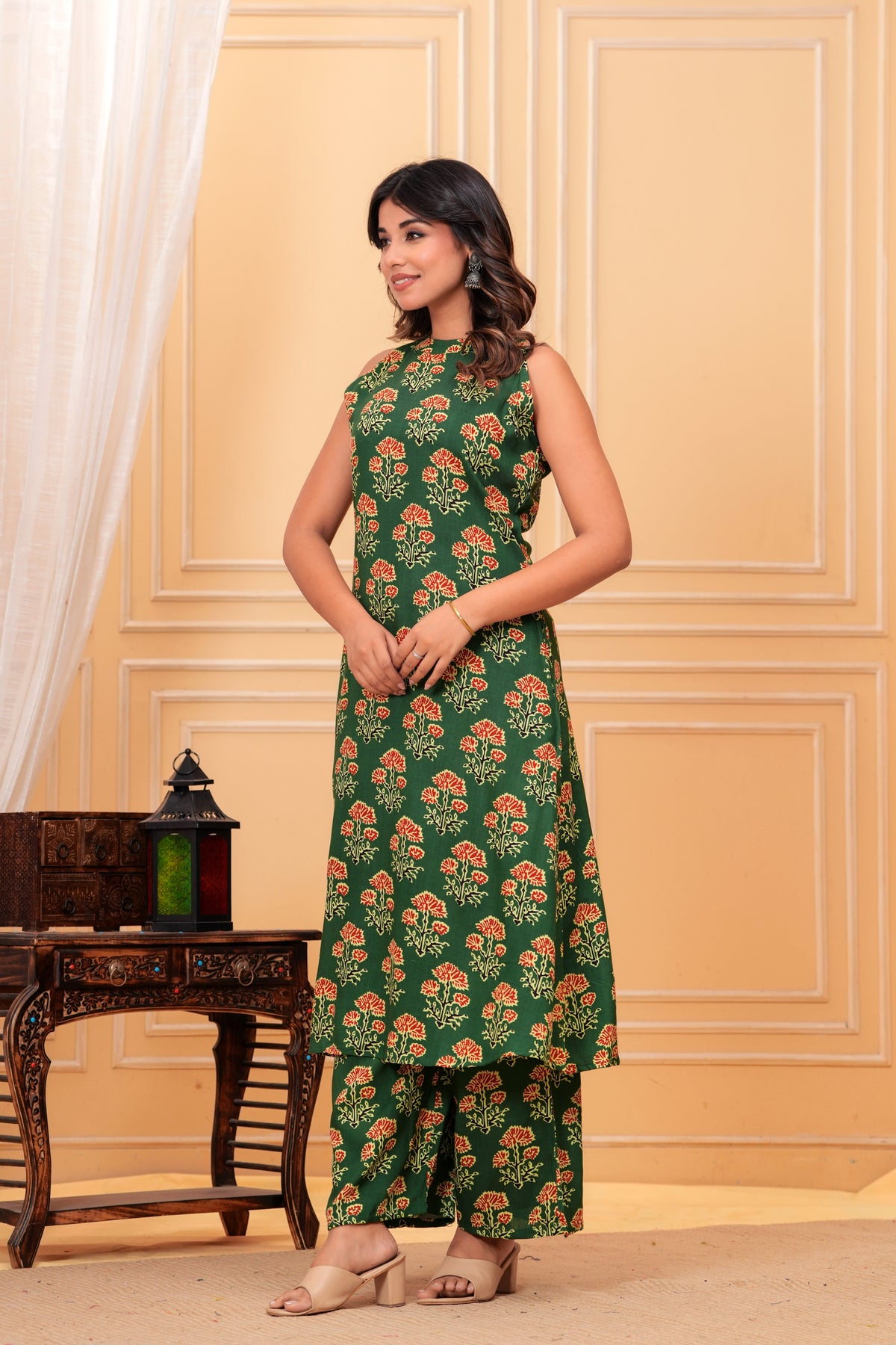 Floral Printed Green Kurta Set with Straight Pants