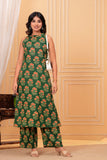 Floral Printed Green Kurta Set with Straight Pants
